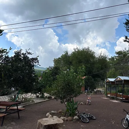 Olympos Yoeruek Otagi Evleri Kumluca